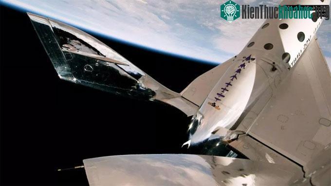 VSS Unity chụp ảnh selfie trong chuyến bay có phi hành đoàn ngày 25/5.