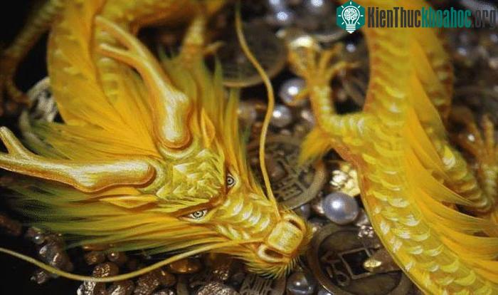 Hồ nước giảm 100 mét trong một đêm, chuyên gia đến khai quật, không ngờ đụng độ “6 rồng vàng” ảnh 1