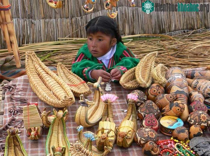 Những món đồ thủ công mỹ nghệ được làm từ lau sậy
