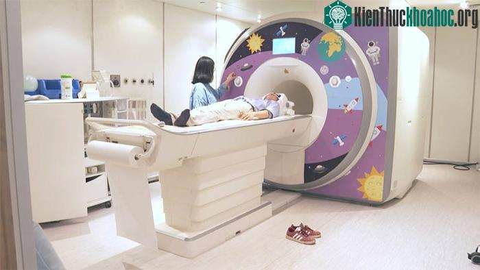 Chụp cộng hưởng từ