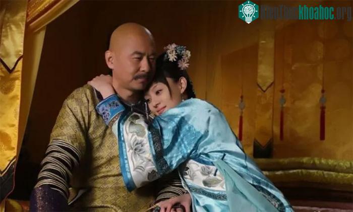 Phi tần có thể mang long thai còn do quyết định của hoàng thượng.