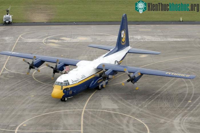 Máy bay C-130