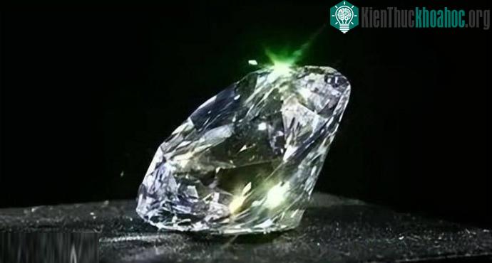 Mổ vịt bất ngờ đụng trúng "vật thể lạ trong suốt", tưởng đồ bỏ hóa ra giá hơn 300 tỷ ảnh 4