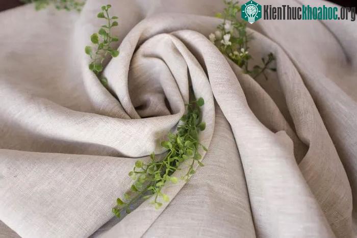 Việc sản xuất vải lanh trở nên dễ dàng và rẻ hơn rất nhiều khi máy kéo sợi lanh ra đời.
