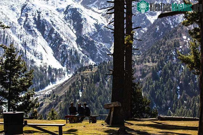 Khung cảnh hùng vĩ những cũng vô cùng bình yên tại Fairy Meadows.