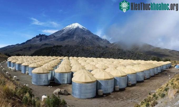 Đài quan sát Cherenkov nước độ cao lớn (HAWC) ở Mexico.