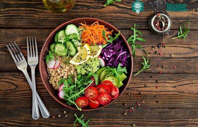 Chế độ ăn thuần chay không phù hợp với người già, phụ nữ có thai hay trẻ nhỏ.