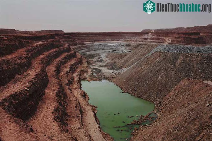 Mỏ Uranium lộ thiên Tamgak tại cơ sở khai thác Uranium Somair của Areva ở thị trấn Arlit