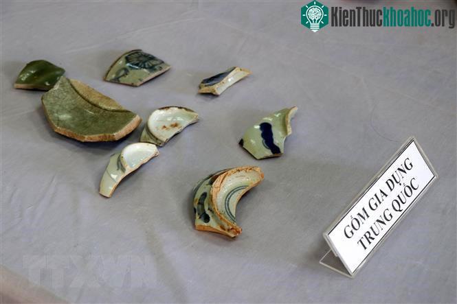 Gốm gia dụng Trung Quốc được khai quật tại tháp Đại Hữu.