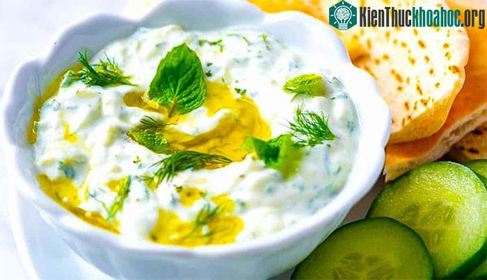 Sữa chua tốt cho sức khỏe đường ruột nên bổ sung hàng ngày.
