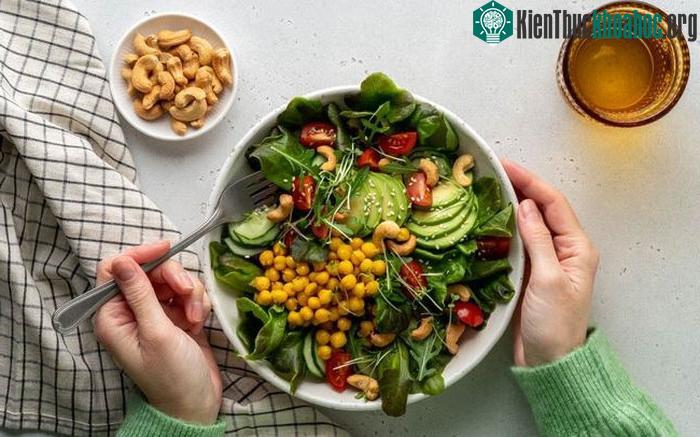 Ăn thô thuần chay làm tăng nguy cơ thiếu hụt các vitamin và khoáng chất