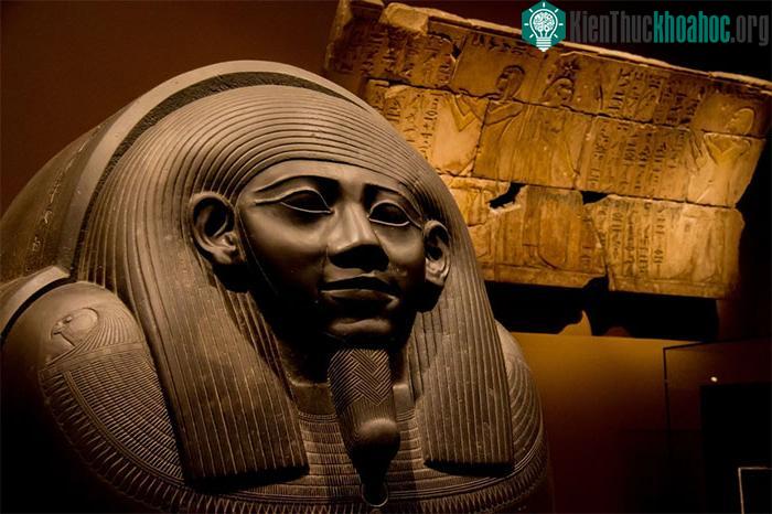 Về sau, Osiris trở thành người cai trị cõi âm.