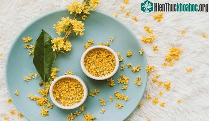 Các phi tần thường dùng hoa quế phơi khô hoặc ướp mật ong là thức uống thải độc, làm đẹp