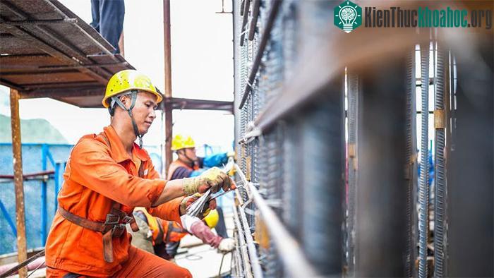 Công nhân làm việc tại công trường, ngày 3 tháng 8 năm 2023