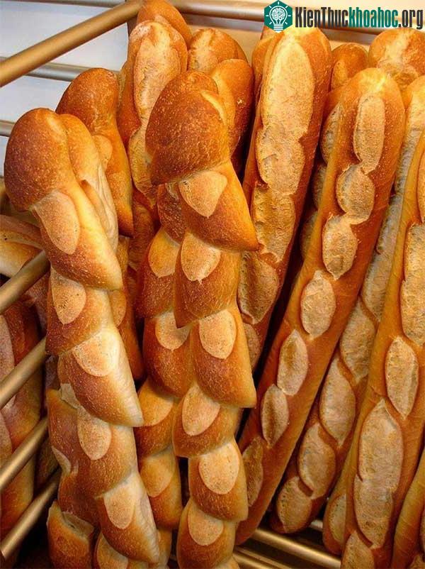 Ăn bánh mì quyết định trai hay gái