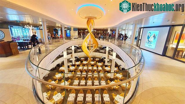 Cận cảnh siêu du thuyền 940 triệu đô Spectrum of the Seas: Có quầy bar tự động, khu vui chơi rộng rãi… ảnh 6