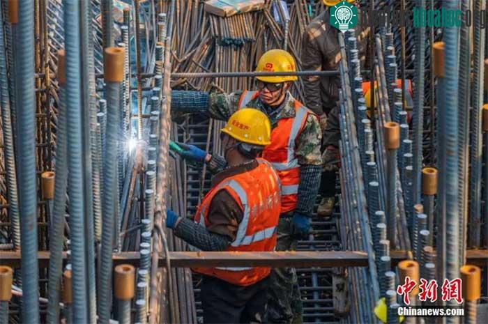Tự phá kỷ lục của chính mình, Trung Quốc xây tiếp cầu cao nhất thế giới bên trên "vết nứt Trái đất" ảnh 7