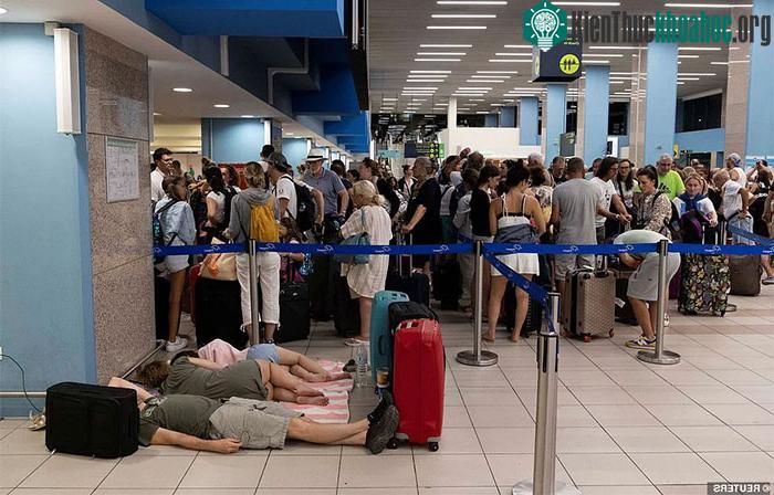 Theo báo cáo của Chính phủ Hy Lạp, đã có hơn 19.000 người đã được sơ tán khỏi Rhodes.