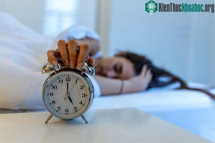 Gần 70% người đặt báo thức sẽ... ngủ thêm