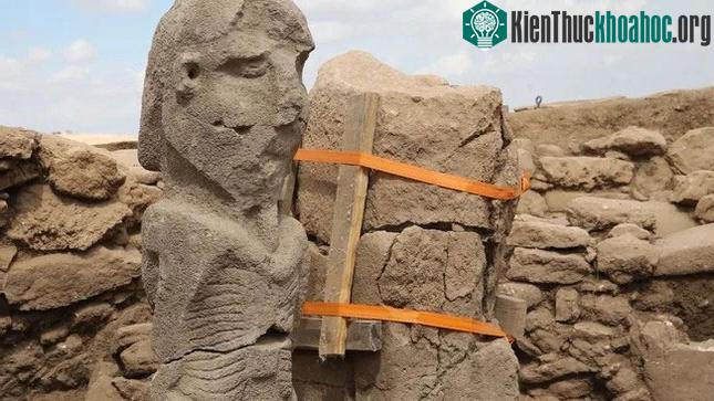 Tác phẩm điêu khắc này vừa được tìm thấy ở Karahan Tepe.