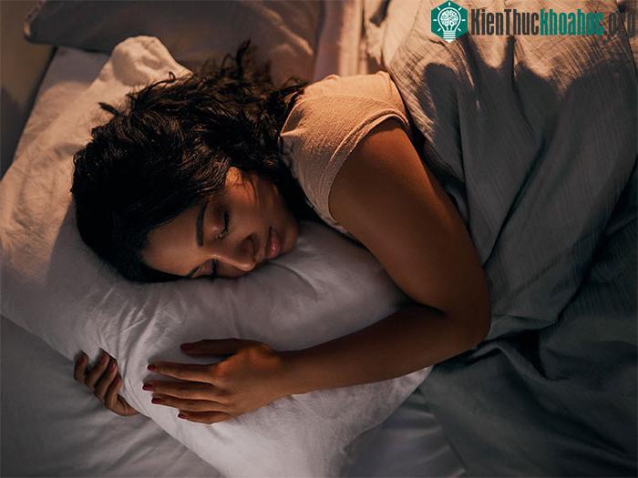 Ngay cả ngủ 6 tiếng rồi ngủ bù vào cuối tuần cũng không thể tránh được những tác hại.&nbsp;