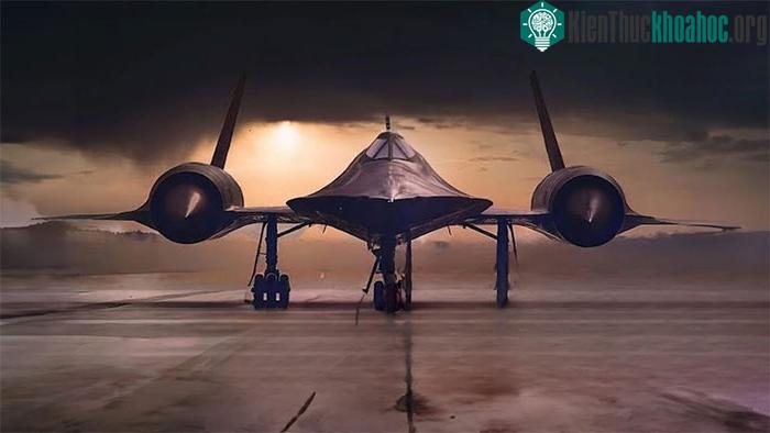 SR-71 là máy bay có thể đạt tới tốc độ hơn 3.600km/h.