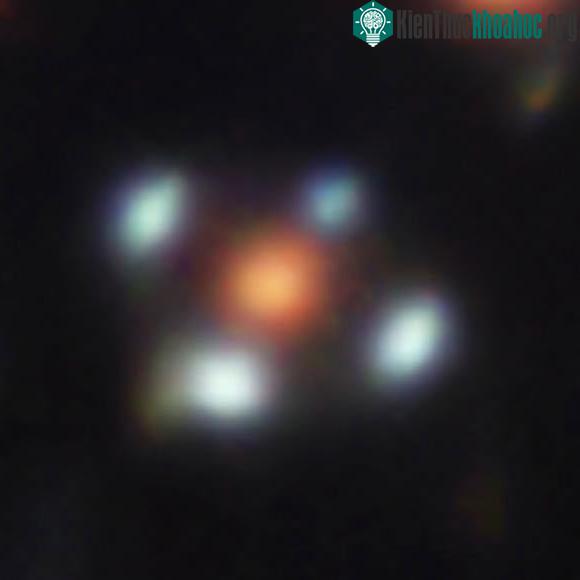 "Chữ thập Einstein" vừa được phát hiện