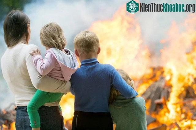 &nbsp;Nguyên nhân chính gây tử vong cho các nạn nhân của đám cháy là tình trạng ngạt khí.