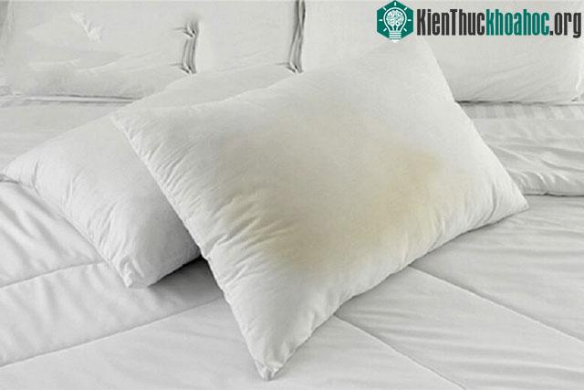 Giường ngủ sạch có thể góp phần cải thiện chất lượng giấc ngủ của một người.&nbsp;