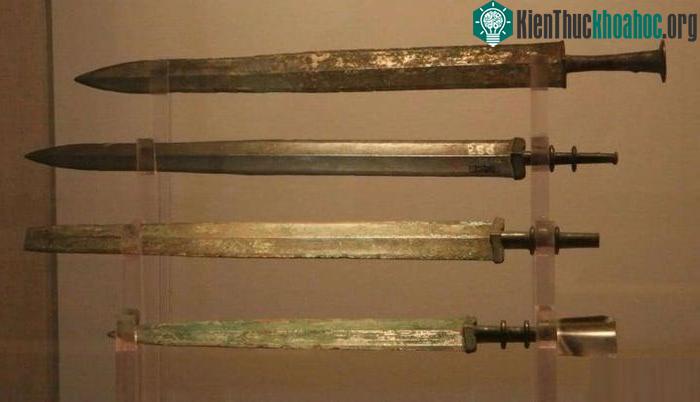 Kiếm đồng xuất hiện ở Trung Quốc từ thời nhà Thương.