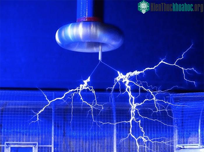 Chuẩn điện áp 110V còn đảm bảo an toàn cho người sử dụng.
