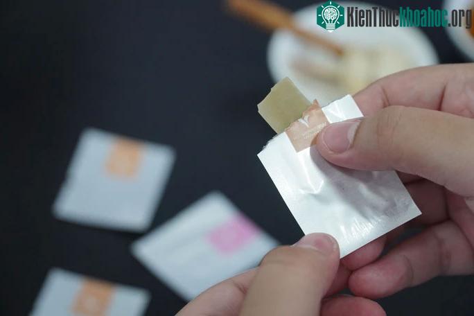 Tấm phim mỏng giúp ngủ ngon có nguồn gốc từ tim sen.