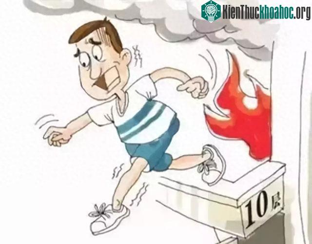 Đừng bao giờ nhảy khỏi toà nhà nếu đang ở tầng quá cao.