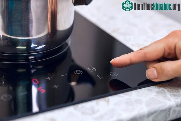 Tại Mỹ, báo cáo cho thấy bếp từ, bếp điện vốn dĩ không an toàn hơn mấy so với bếp gas.