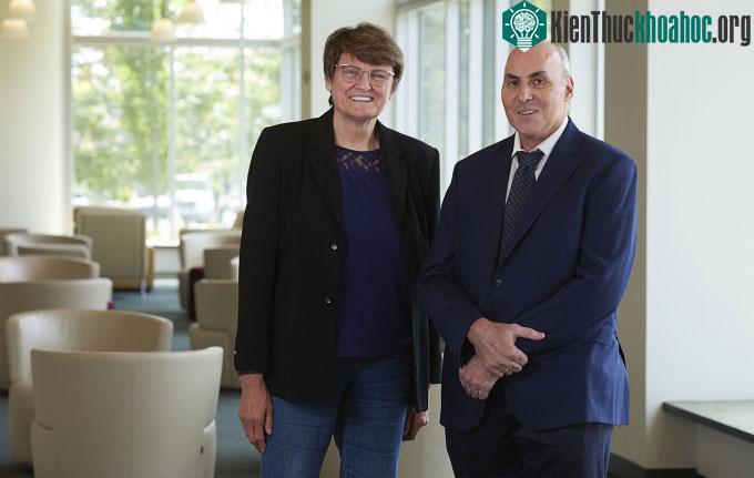 Hai nhà khoa học Drew Weissman và Katalin Kariko.