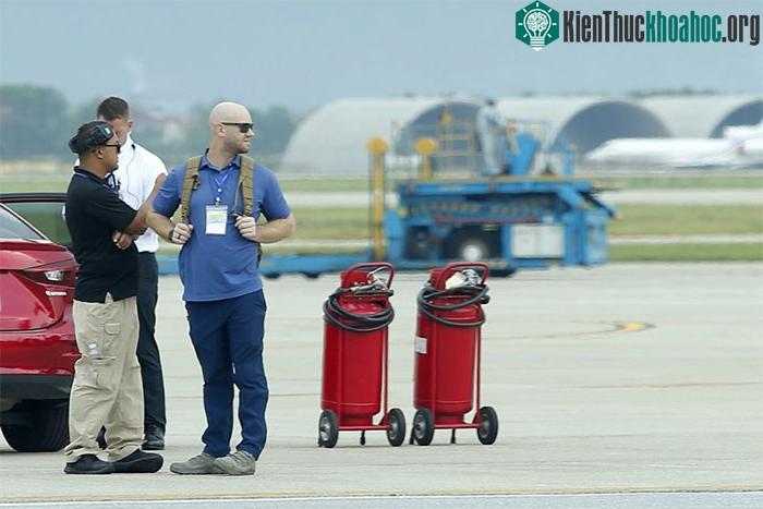 Cận cảnh Đội Mật vụ phản công CAT cực khủng vừa bảo vệ Tổng thống Mỹ thăm Việt Nam ảnh 19