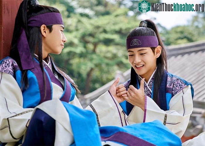 Ban đầu, các Hwarang chỉ là những mỹ nam nhàn rỗi.