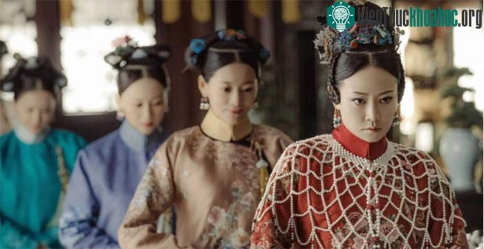 Đầu tư ăn diện cũng là một cách để các phi tần gây ấn tượng với hoàng đế.
