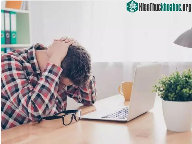 Hãy thử quản lý mức độ căng thẳng của mình bằng cách tập yoga, thể dục, massage...