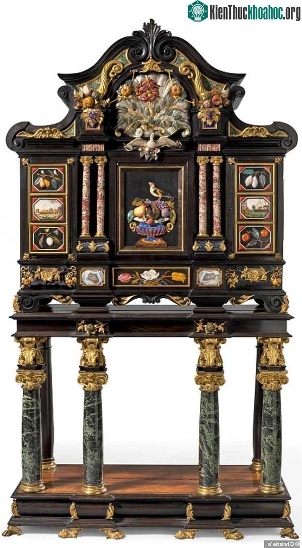 Cận cảnh bộ sưu tập báu vật của gia tộc Rothschild giàu bậc nhất thế giới ảnh 2