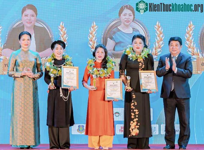 Startup Việt khát vọng đưa hồng vành khuyên treo gió ra thế giới ảnh 2