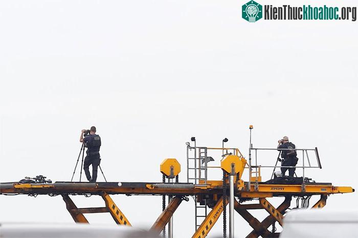 Cận cảnh Đội Mật vụ phản công CAT cực khủng vừa bảo vệ Tổng thống Mỹ thăm Việt Nam ảnh 3