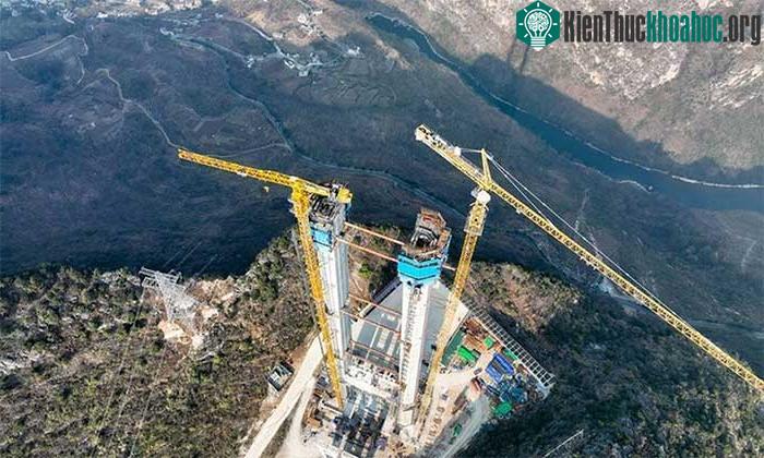 Trung Quốc xây cầu treo xuyên núi cao nhất thế giới, với chiều cao 625m.