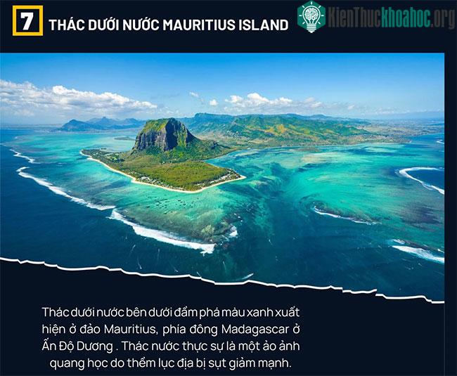 Thác nước dưới biển