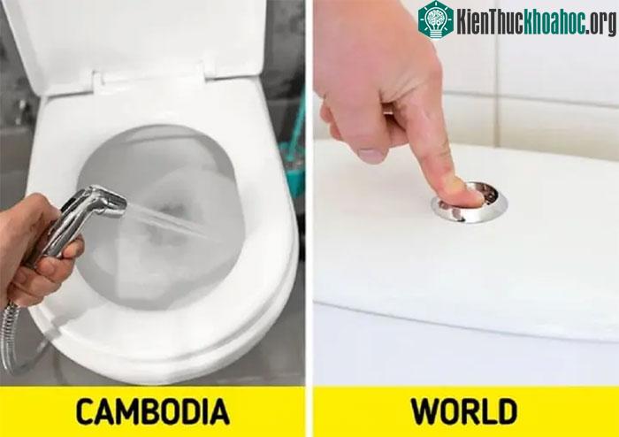 Nhà vệ sinh Campuchia có tính năng vòi xịt.