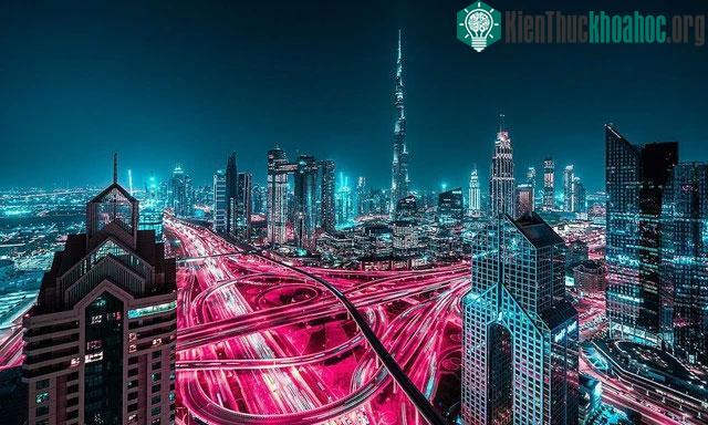 Dubai nổi tiếng là một trong những trung tâm tài chính quốc tế toàn cầu.