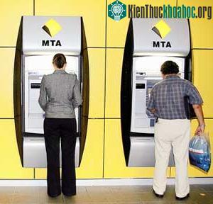 Cha đẻ của máy ATM? ảnh 2