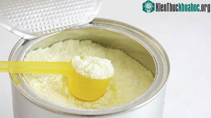 Sữa bột dinh dưỡng pha sẵn tiện lợi hơn cho những bé đã đến trường.