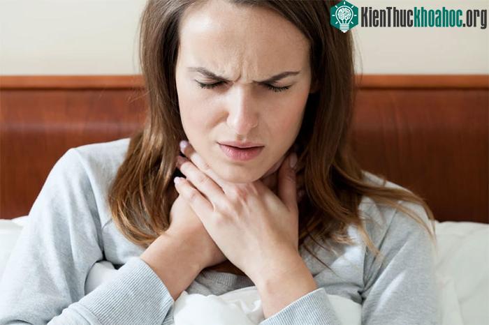 Đau họng nổi hạch ở cổ do đâu? Tình trạng này có nguy hiểm không? ảnh 0