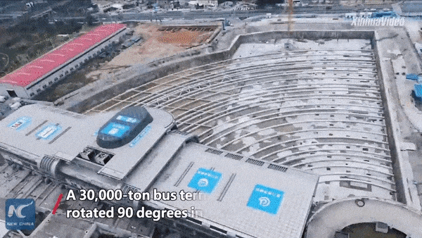 Timelapse quay lại quá trình trạm xe buýt nặng 30 nghìn tấn di chuyển 288m trong 40 ngày.